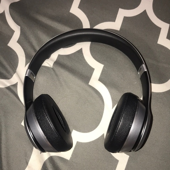 beats solo 3 wireless - Picture 1 of 4